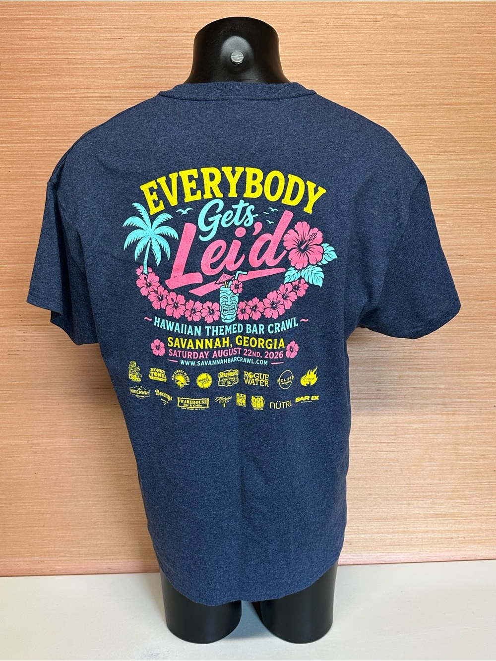 Savannah Hawaiian Themed Bar Crawl Everybody Gets Leid Blue T-Shirt Size X-Large